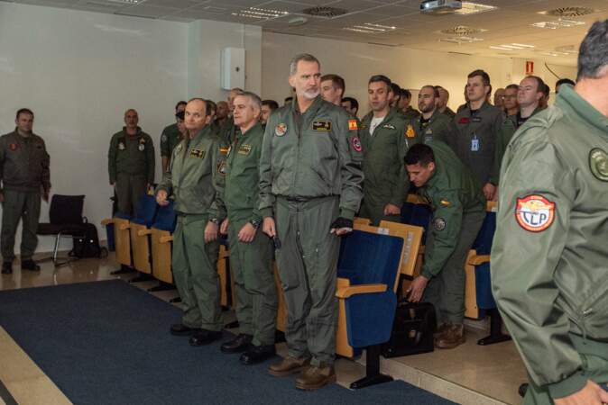 Le roi Felipe VI d'Espagne assiste à une conférence militaire à la base aérienne de Los Llanos à Albacete