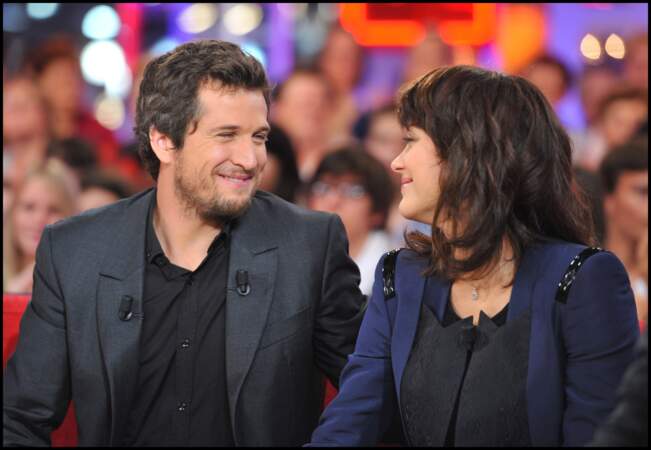 Marion Cotillard et Guillaume Canet lors d'un enregistrement de l'émission "Vivement dimanche".