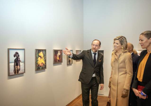 L'exposition contient plus de 200 œuvres d'art.