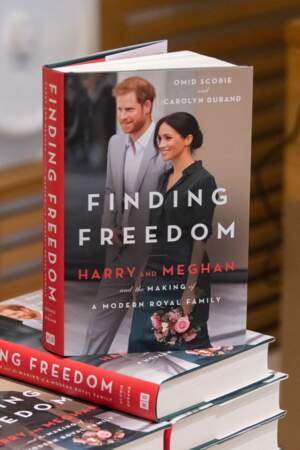 En 2020, Omid Scobie avait écrit Finding Freedom en collaboration avec le prince Harry et Meghan Markle. Une biographie du couple de Sussex.