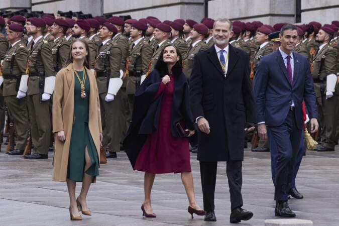 Ouverture de la nouvelle législature parlementaire à Madrid : le roi Felipe VI, la reine Letizia d’Espagne, la princesse Leonor et le président du gouvernement Pedro Sanchez.