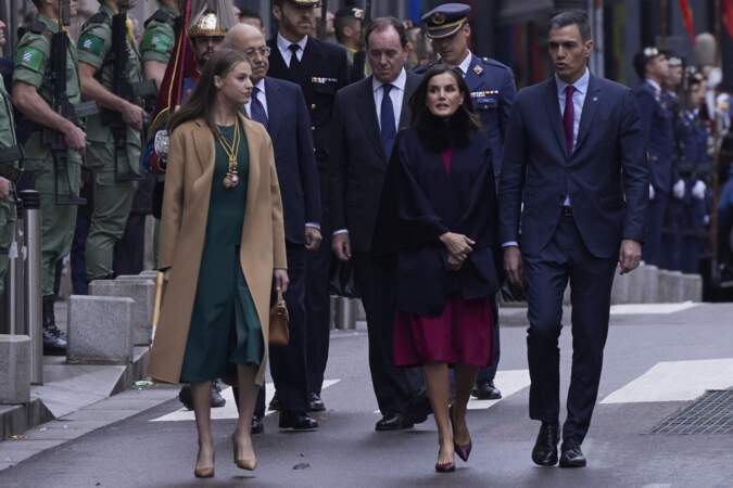 Ouverture de la nouvelle législature parlementaire à Madrid : le roi Felipe VI, la reine Letizia d’Espagne, la princesse Leonor et le président du gouvernement Pedro Sanchez.