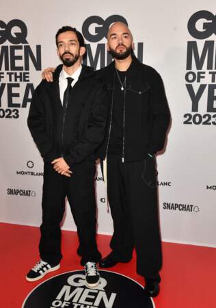 Le duo Bigflo et Oli, lors de son arrivée au Shangri-La Hotel, le 30 novembre 2023, lors de l'évènement GQ Men of the Year Awards 2023. 