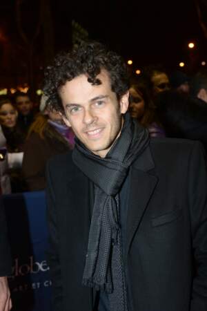 En mars 2014, à 30 ans, il est le premier imitateur à se produire au Théâtre du Châtelet. 