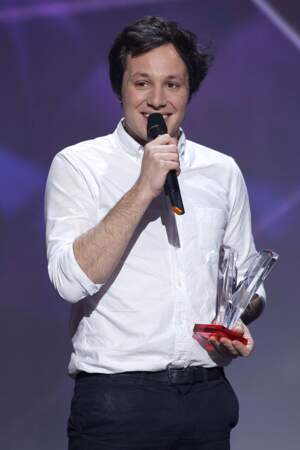 La même année, il remporte les Victoires de la musique comme artiste interprète de l'année. 