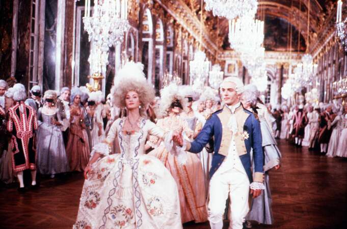 En 1989, à 38 ans, elle joue le rôle de Marie-Antoinette dans le film télévisé "La Révolution française", un projet ambitieux marquant le bicentenaire de la Révolution française.