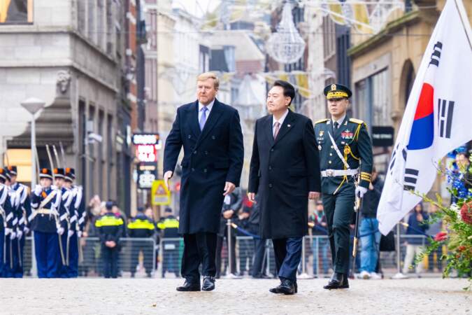 Le roi Willem-Alexander des Pays-Bas et Yoon Suk-Yeol, le président de Corée du Sud.