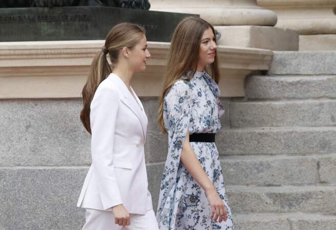 La princesse des Asturies Leonor et sa sœur lors du serment au Parlement