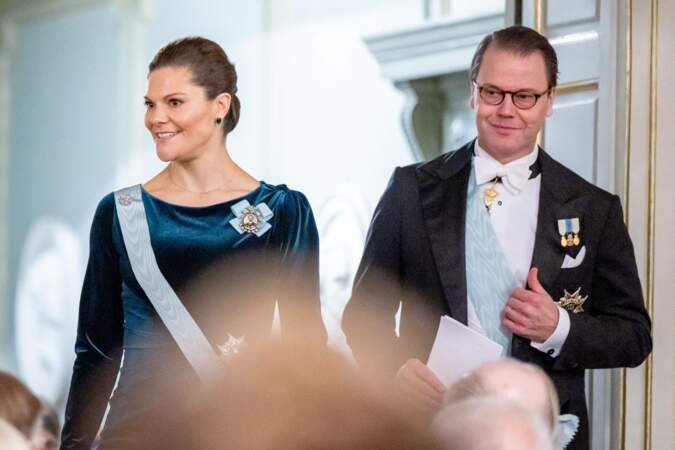 C'est au tour de la princesse Victoria et du prince Daniel de rentrer dans l'Académie suédoise de Stockholm