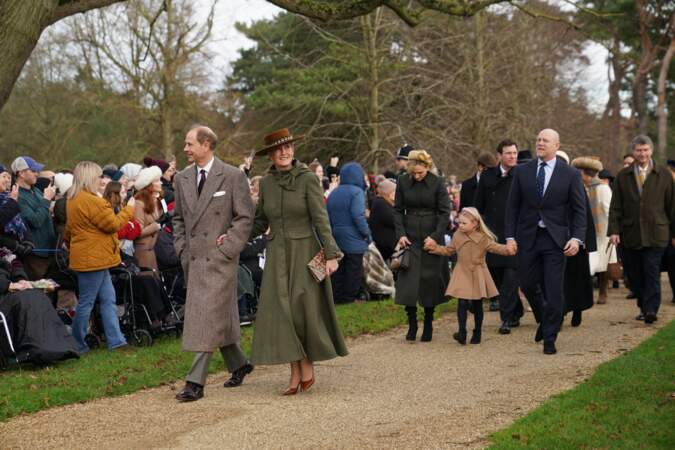Sophie Rhys-Jones, duchesse d'Edimbourg, et le prince Edward, duc d'Edimbourg, Mike Tindall, Zara Tindall, Lena Tindall lors de la messe du matin de Noël.