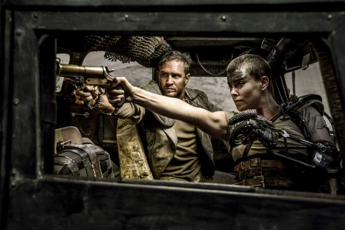 Charlize Theron et Tom Hardy dans le film "Mad Max : Fury Road"