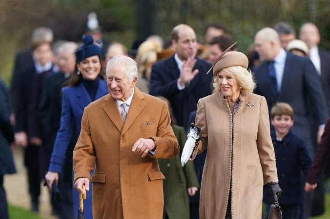 La messe de Noël de Sandringham a rassemblé ce lundi 25 décembre 2023 la famille royale britannique. 
Le roi Charles III d'Angleterre et Camilla Parker Bowles, le prince William et Catherine Middleton avec leurs enfants, le prince George de Galles, la princesse Charlotte de Galles et le prince Louis de Galles étaient présents.