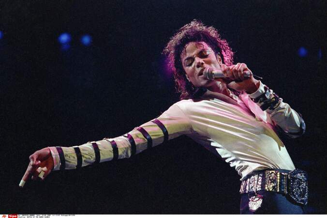 Michael Jackson était également connu pour être accro à la chirurgie esthetique. 