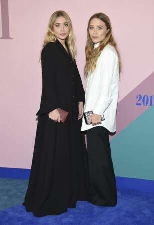Ashley Olsen (gauche) et Mary-Kate Olsen (droite) aux CFDA Fashion Awards en 2017.