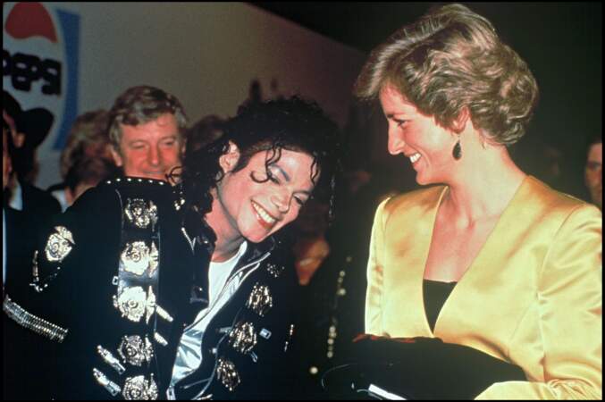 Michael Jackson aux cotés de Lady Diana en 1990. 
La Princesse et le chanteur étaient de très bons amis.