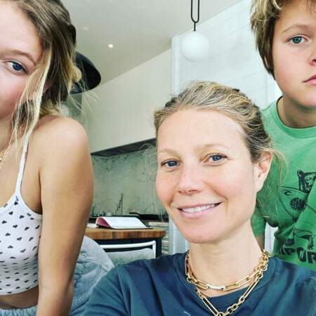 Gwyneth Paltrow est totalement elle-même en famille, avec ses enfants.