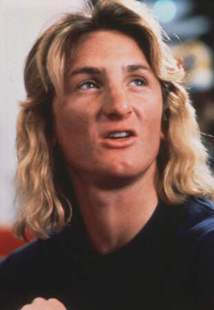 En 1981, Sean Penn apparaît pour la première fois au cinéma dans le film "Taps", aux côtés de Tom Cruise.
Il est alors âgé de 21 ans.