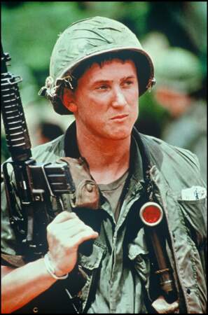 En 1989, à l'âge de 29 ans
Sean Penn tourne dans le film "Outrages" aux cotés de Michael J. Fox. 