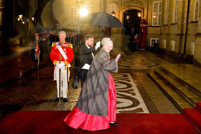 La reine Margrethe II du Danemark assiste au dîner et à la table du Nouvel An pour le gouvernement, le président du Parlement danois, les représentants du Danemark officiel et la Cour au palais de Christian VII à Amalienborg.