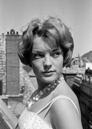 En 1961, elle joue dans le film Le combat dans l'île. Elle a 23 ans
