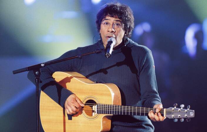 En 2002, son dernier album obtient la Victoire de la musique de l'album de variétés de l'année. Il a 54 ans