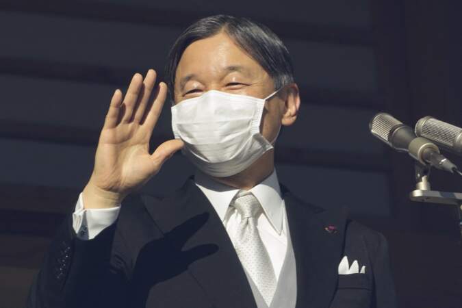 L'empereur Naruhito lors d'une apparition au balcon du palais impérial pour la cérémonie des voeux à Tokyo le 2 janvier 2023.