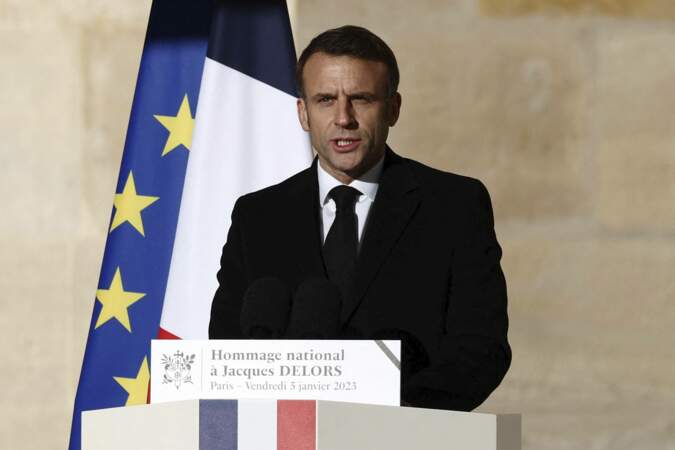 Le président de la République française Emmanuel Macron réalise un discours pour rendre hommage à Jacques Delors, ancien président de la Commission européenne
