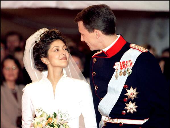 Ils se séparent en 2004 et divorcent en 2005. La princesse Alexandra a été titrée comtesse de Frederiksborg par la reine Margrethe II, à la suite de son remariage avec Martin Jørgensen, le 3 mars 2007. Elle continue de vivre à Copenhague et est invitée à certaines réceptions officielles.