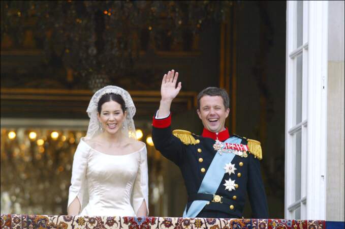 Le 14 mai 2004, le prince héritier Frederik épouse une Australienne, Mary Donaldson, devenue la princesse Mary de Danemark, qu’il a rencontrée aux Jeux olympiques de Sydney en 2000.
 Le 15 octobre 2005 au Rigshospitalet de Copenhague, la princesse donne naissance à un garçon, le prince Christian Valdemar Henri John, héritier en second de la Couronne, derrière son père. 
