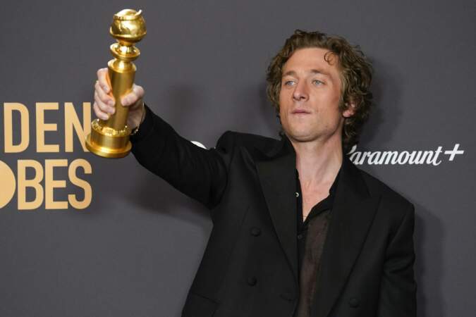 Golden Globes Awards 2024 - Jeremy Allen remporte le Golden Globes du meilleur acteur dans une série télévisée musicale ou comique pour The bear