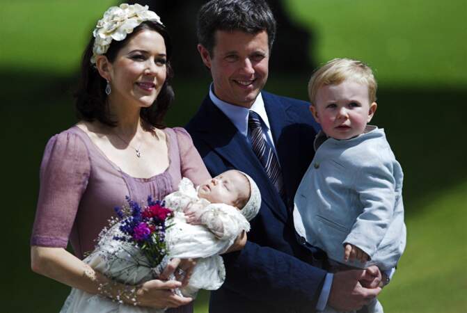 En 2005, le prince Christian est né et en 2007, la princesse Isabella