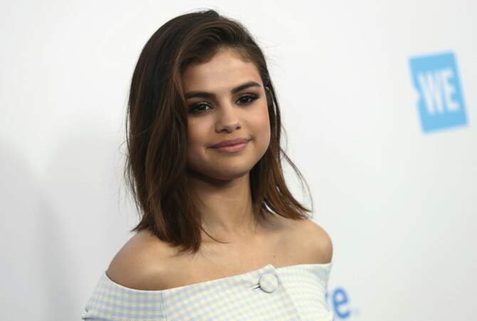 En 2017, selon Billboard, Selena Gomez a vendu plus de 7 millions d'albums et 22 millions de singles. Elle obtient le Billboard Woman Of Music 2017.
