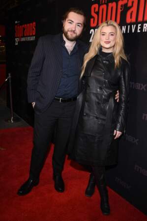 Michael Gandolfini et Mia Healey assistent à la célébration du 25e anniversaire des Sopranos.