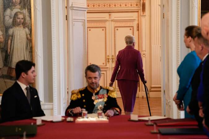 Margrethe II quitte le conseil d'État au château de Christiansborg
