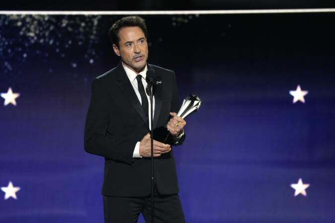 Robert Downey Jr a reçu le prix du meilleur acteur dans un second rôle pour Oppenheimer. 