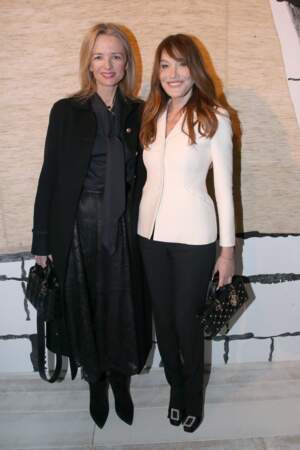 Delphine Arnault et Carla Bruni Sarkozy au défilé de Mode Christian Dior.