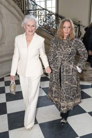 Glenn Close et sa fille Annie Maude Starke assistent au défilé Christian Dior Haute Couture Printemps/Été 2024.
