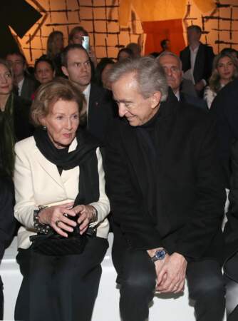 Défilé de mode Christian Dior : Bernard Arnault et la Reine de Norvège Sonja Haraldsen.