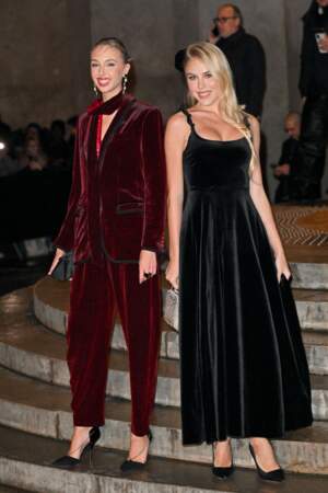 La princesse Maria Carolina de Bourbon des deux Siciles et la princesse Maria Chiara de Bourbon des deux Siciles au défilé Giorgio Armani Haute Couture Printemps/Été 2024 dans le cadre de la semaine de la mode à Paris.