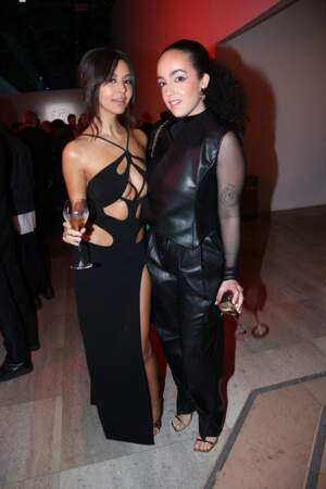 Zahia Dehar et Shera Kerienski au "Dîner de la mode", soirée "Sidaction", à Paris pour l'association SIDA le 25 janvier 2024.