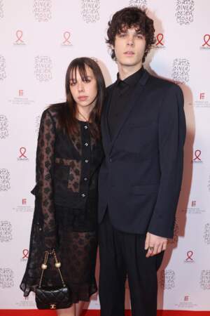 Kim Higelin et Tanguy Rothschild  au "Dîner de la mode", soirée "Sidaction", à Paris pour l'association SIDA le 25 janvier 2024.