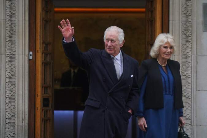 Le roi Charles III et la reine Camilla quittent la clinique de Londres le lundi 29 janvier 2024.