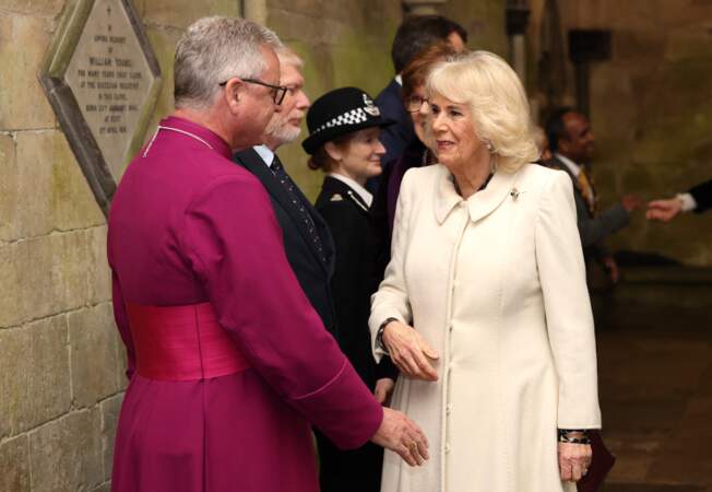 La reine Camilla du Royaume-Uni a assisté à un service festif et musical à la cathédrale de Salisbury, ce 8 février 2024. 