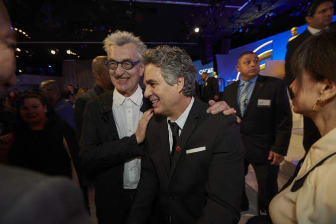 Les célébrités au déjeuner des nommés aux Oscars : Wim Wenders et Mark Ruffalo.