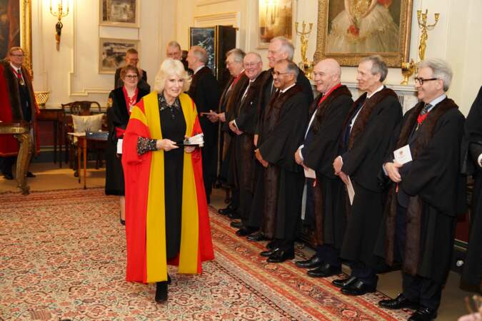 La reine Camilla est nommée membre honoraire de la Worshipful Company of Fan Makers.