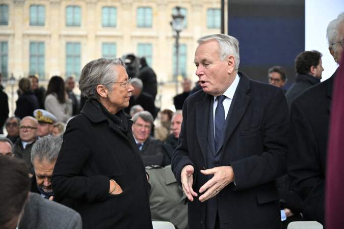 Hommage national à Robert Badinter au ministère de la Justice, Place Vendôme le 14 février 2024 : Élisabeth Borne et Jean-Marc Ayrault 
