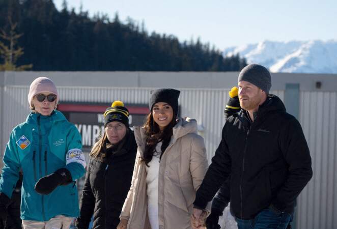 Le prince Harry, duc de Sussex, et Meghan Markle, duchesse de Sussex, assistent à l'événement One Year to Go avant les Invictus Games Vancouver Whistler 2025 à Mountain Square à Whistler, au Canada, le 14 février 2024.