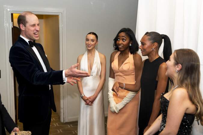 Le Prince de Galles rencontre les EE Rising Stars Phoebe Dynevor, Ayo Edebiri, Sophie Wilde et Mia McKenna Bruce après les Bafta Film Awards 2024, au Royal Festival Hall, Southbank Centre à Londres le 18 février 2024. 