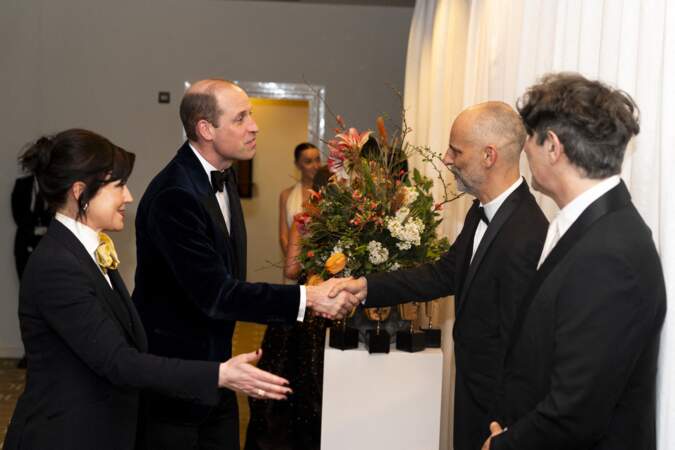 Le prince de Galles rencontre le réalisateur de La Zone d'intérêt, Jonathan Glazer, et le producteur James Wilson après les Bafta Film Awards 2024, au Royal Festival Hall, Southbank Centre à Londres le 18 février 2024. 