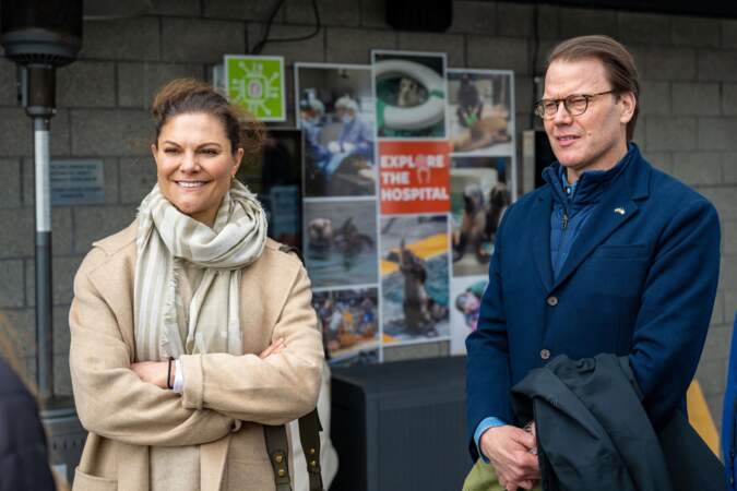 La princesse Victoria de Suède et le prince Daniel visitent le Marine Mammal Center.